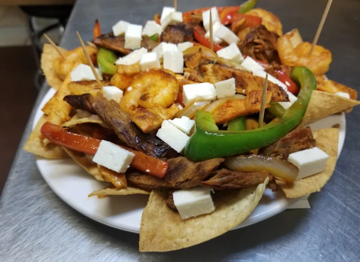 Las Brisas Lounge & Bar Restaurant